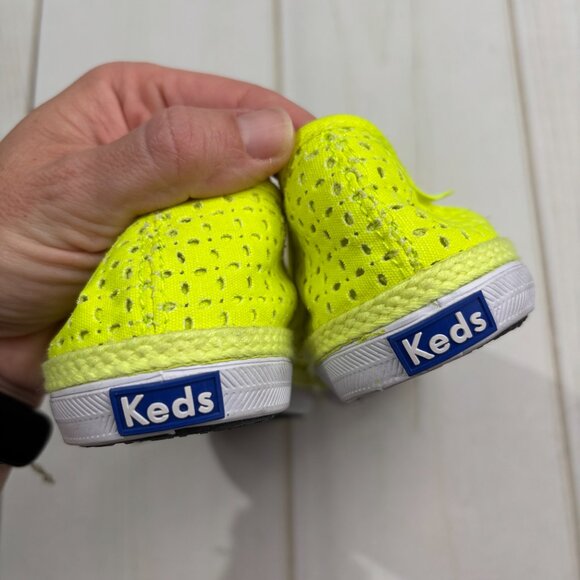Share Keds Neon Yellow Size 7 Low Top Womens Laceless Laser Cut Sneakers Slip-On - Picture 5 of 16